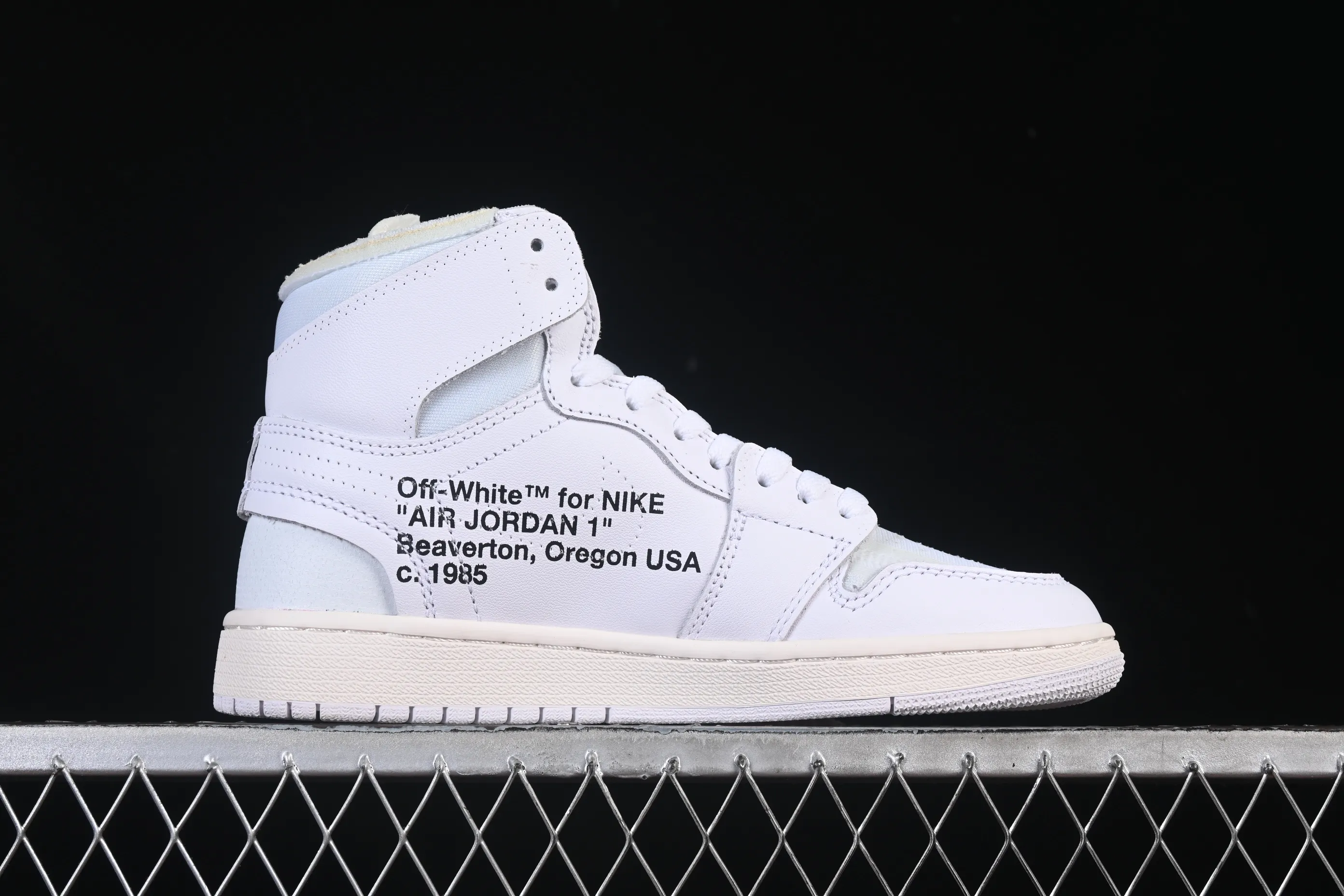 All categories Air Jordan Jordan series basketball shoes Air Jordan 1 High Pure original special offer Off White x Air Jordan OW AJ1 Joe 1 joint all-white high-top basketball shoes AQ0818-100
